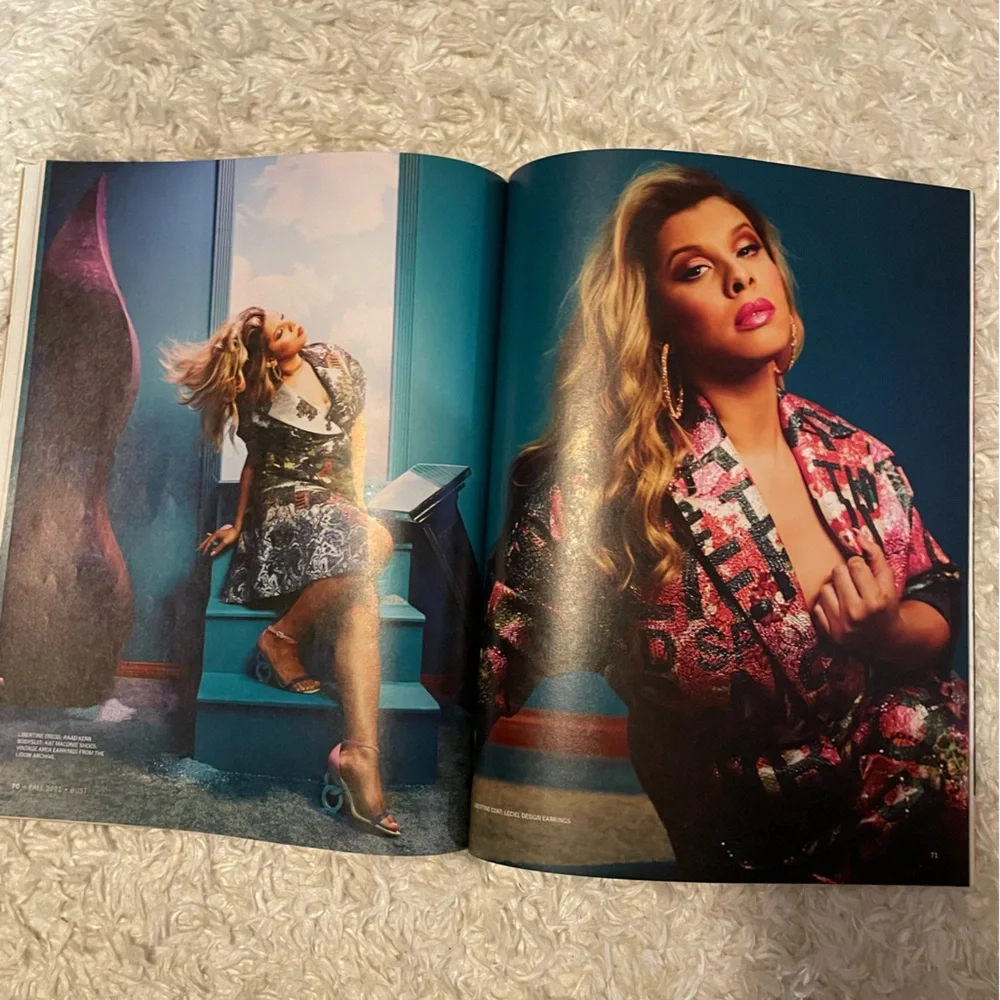 Bust Magazine 2021 St. Vincent Carrie Brownstein Leslie Jordan Courtney Stodden - Picture 10 of 15